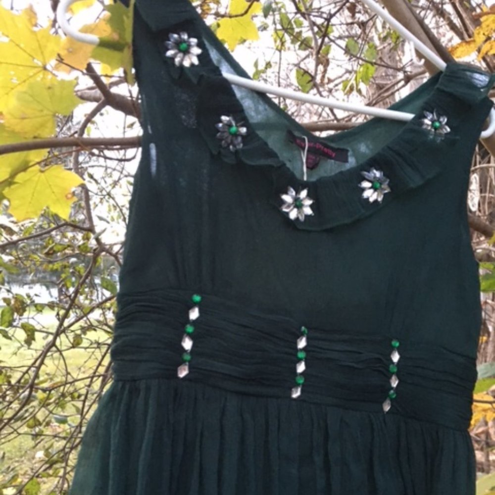 Feminine, NWT, Shimmering, Dark green. Party dress M